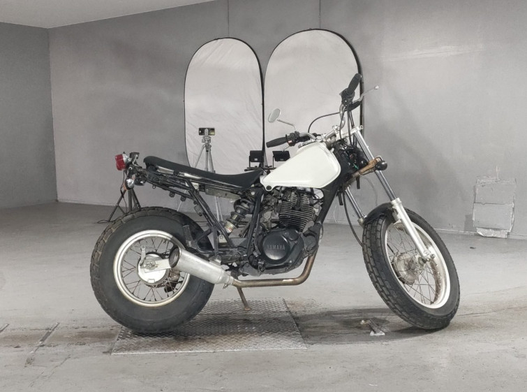 Мотоцикл Yamaha TW200 з пробігом 398 km