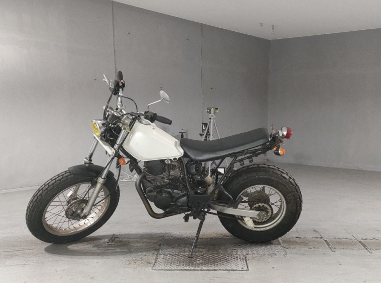 Мотоцикл Yamaha TW200 з пробігом 398 km