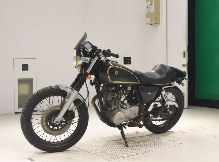 Мотоцикл Yamaha SR400 з пробігом 4758 km