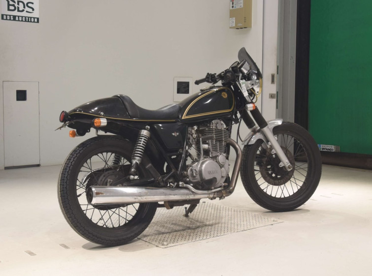 Мотоцикл Yamaha SR400 з пробігом 4758 km