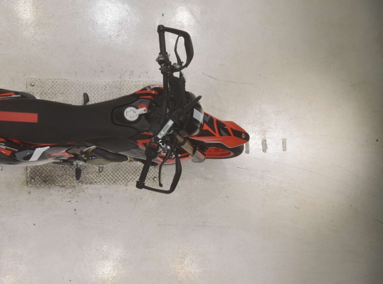 Мотоцикл Ducati HYPERMOTARD698 з пробігом 1153 km