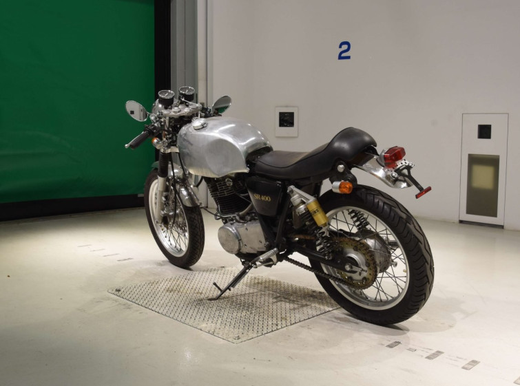 Мотоцикл Yamaha SR400 з пробігом 10697 km