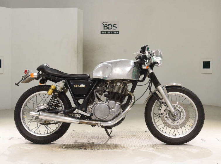 Мотоцикл Yamaha SR400 з пробігом 10697 km
