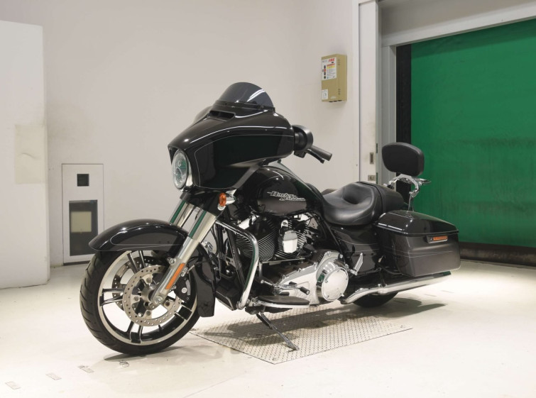Мотоцикл HD SREET GLIDE FLHXS1690 з пробігом 2547 km