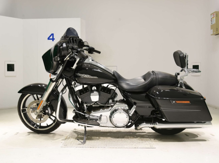 Мотоцикл HD SREET GLIDE FLHXS1690 з пробігом 2547 km
