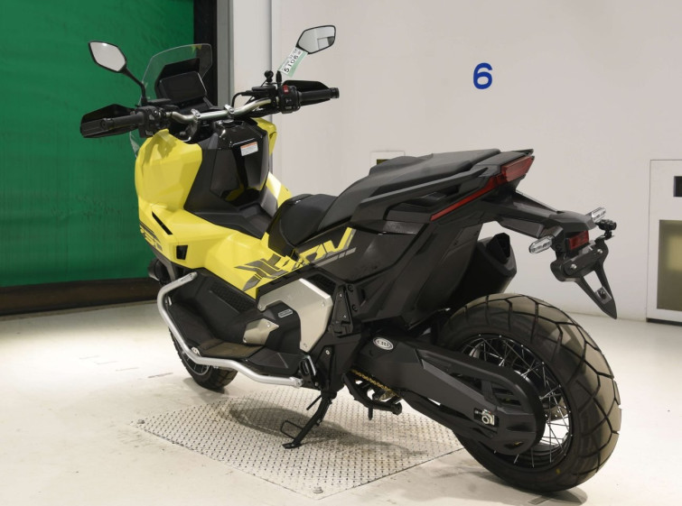 Мотоцикл Honda X-ADV750-2 з пробігом 1104 km