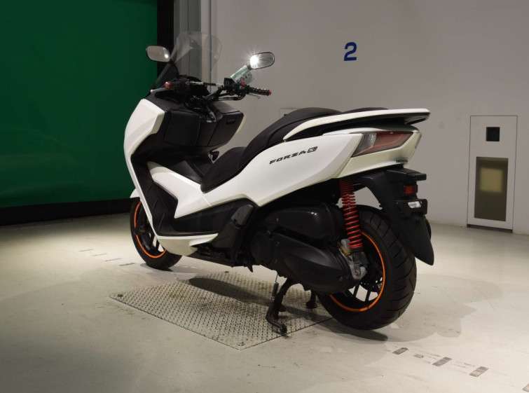 Мотоцикл Honda FORZA SI з пробігом 7257 km