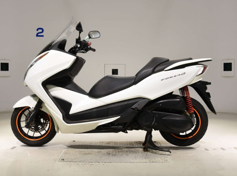 Мотоцикл Honda FORZA SI з пробігом 7257 km