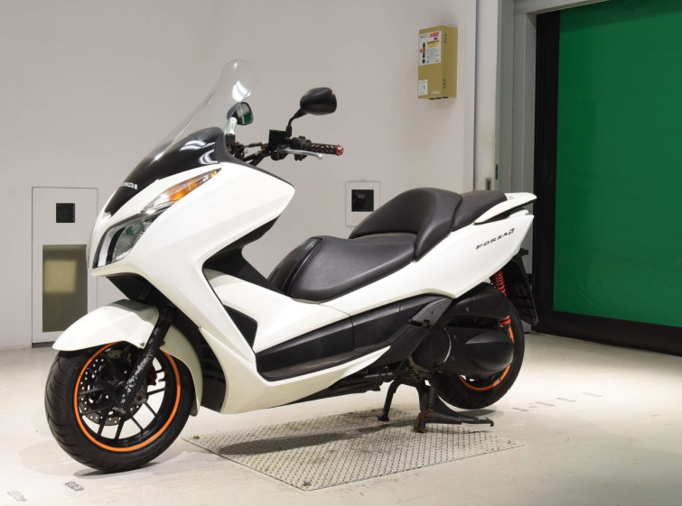 Мотоцикл Honda FORZA SI з пробігом 7257 km