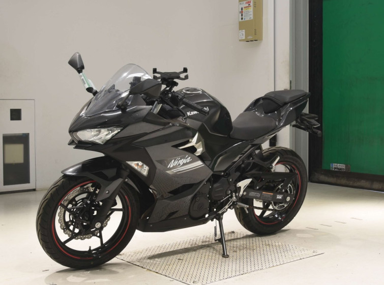 Мотоцикл Kawasaki NINJA250 с пробегом 9822 km