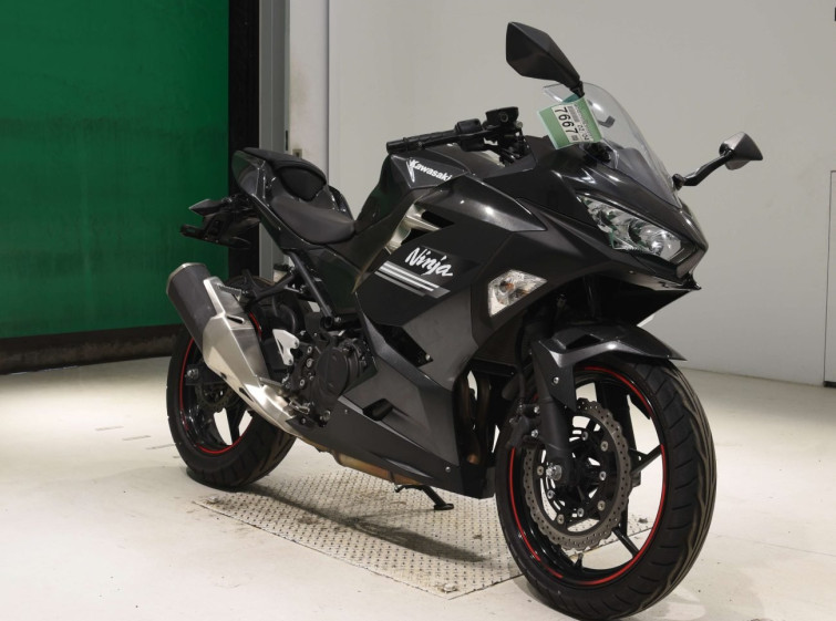 Мотоцикл Kawasaki NINJA250 с пробегом 9822 km