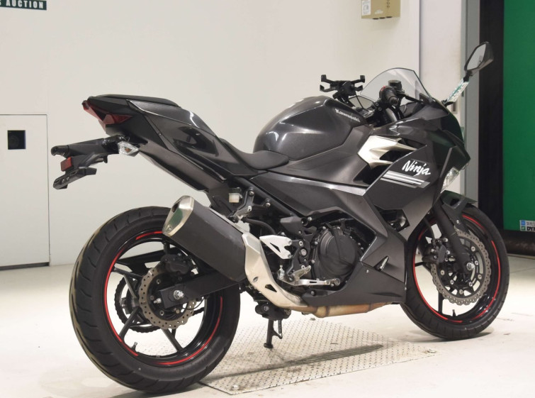 Мотоцикл Kawasaki NINJA250 с пробегом 9822 km