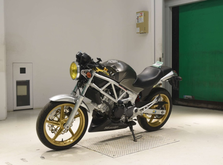 Мотоцикл Honda VTR250 с пробегом 32354 km