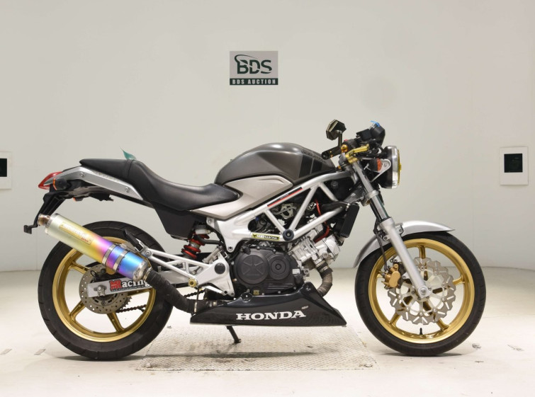 Мотоцикл Honda VTR250 с пробегом 32354 km