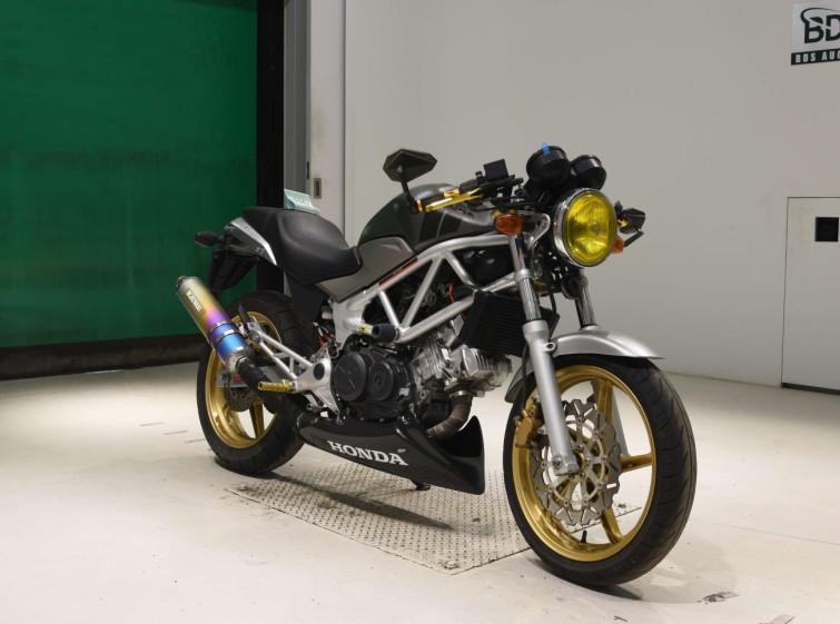 Мотоцикл Honda VTR250 с пробегом 32354 km