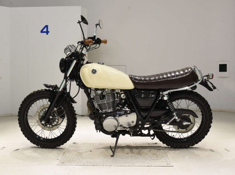 Мотоцикл Yamaha SR400 з пробігом 1893 km