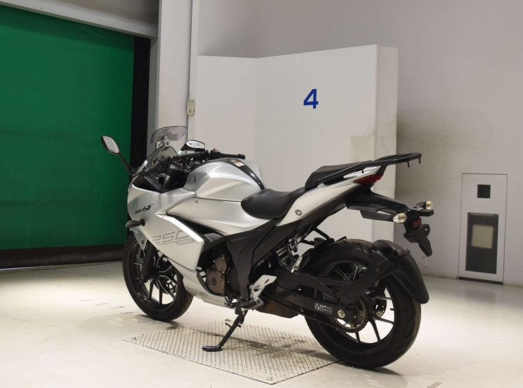 Мотоцикл Suzuki GIXXER250SF з пробігом 20625 km