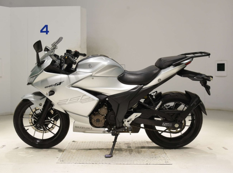 Мотоцикл Suzuki GIXXER250SF з пробігом 20625 km