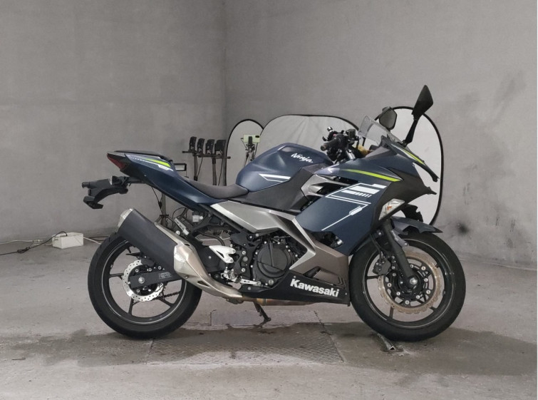 Мотоцикл Kawasaki NINJA400 з пробігом 5409 km