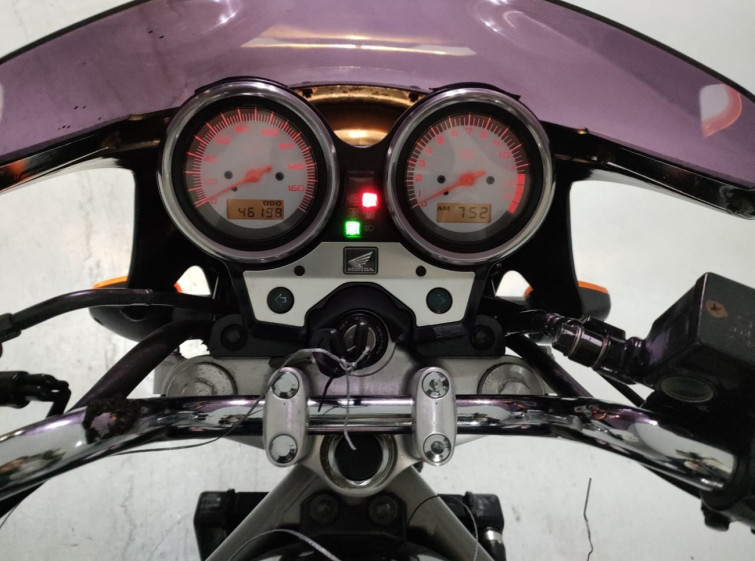 Мотоцикл Honda VTR250 з пробігом 46198 km