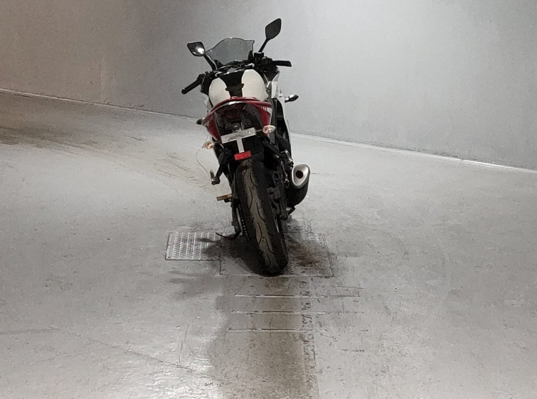 Мотоцикл Yamaha YZF-R25 з пробігом 75206 km