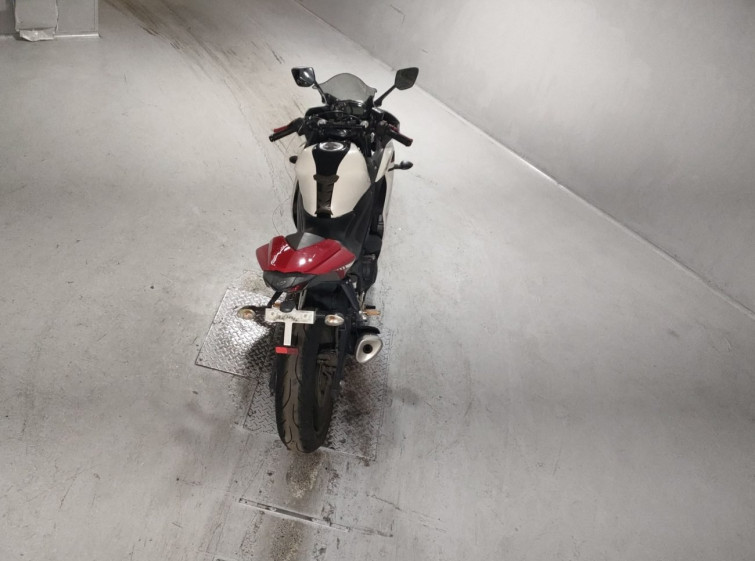 Мотоцикл Yamaha YZF-R25 з пробігом 75206 km