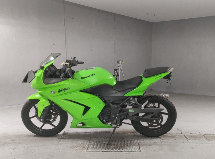 Мотоцикл Kawasaki NINJA250R з пробігом 40508 km