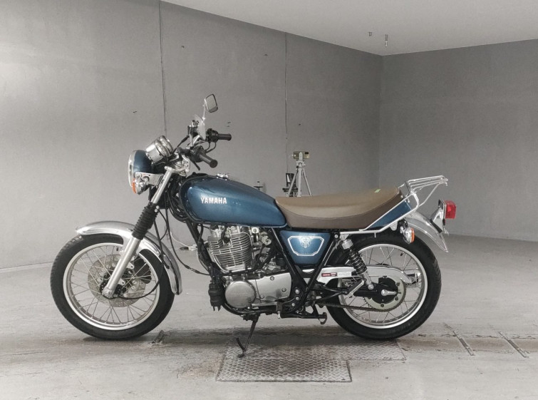 Мотоцикл Yamaha SR400 з пробігом 3631 km