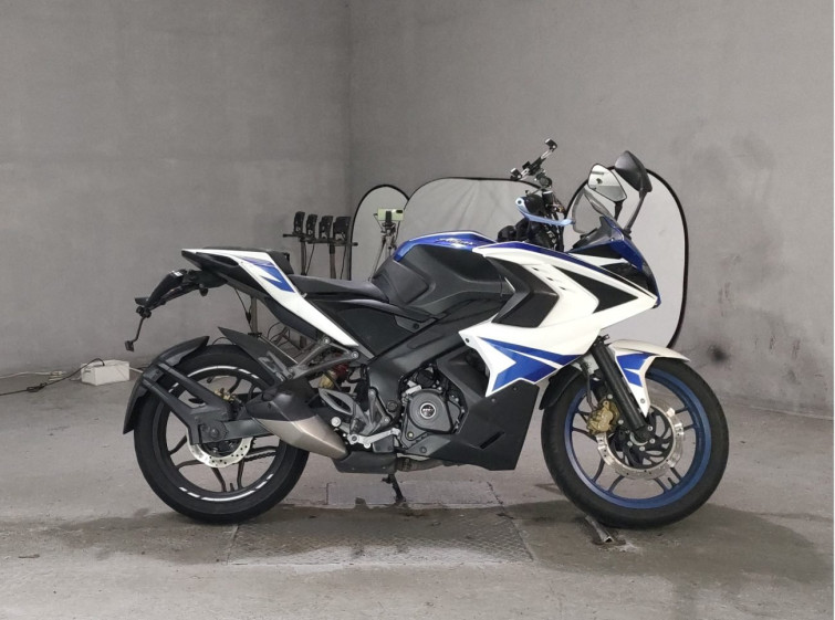 Мотоцикл Bajaj PULSAR RS200 с пробегом 17720 km