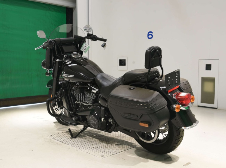 Мотоцикл HD HERITAGE FLHCS1870 с пробегом 10151 km
