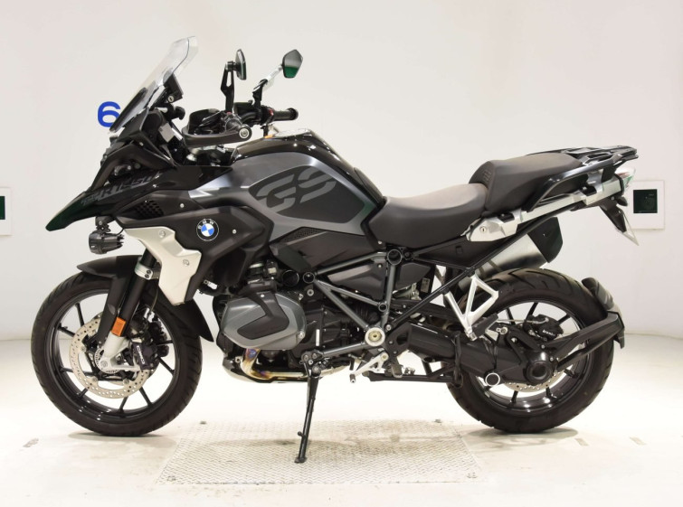 Мотоцикл BMW r1250gs triple black з пробігом 4370 km