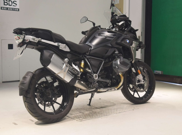Мотоцикл BMW r1250gs triple black з пробігом 4370 km