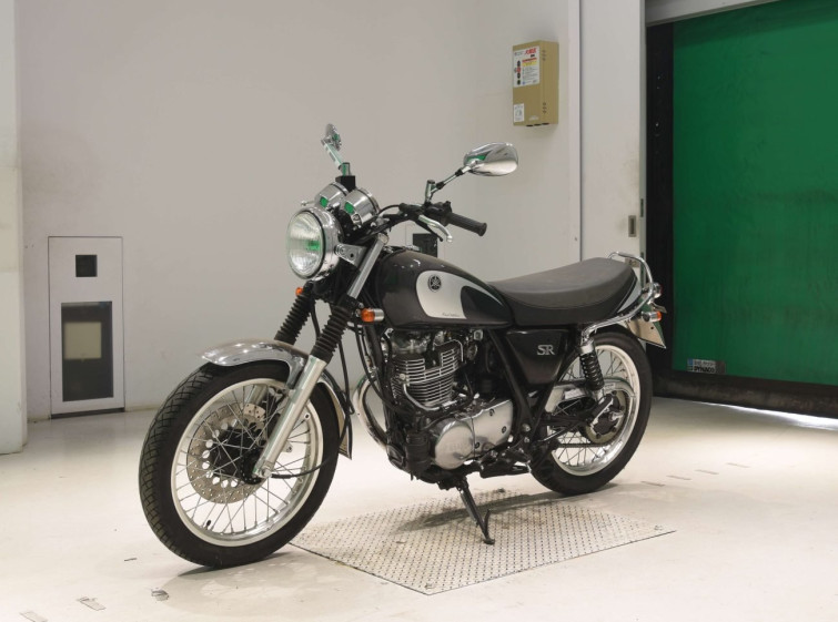 Мотоцикл Yamaha SR400 с пробегом 2398 km