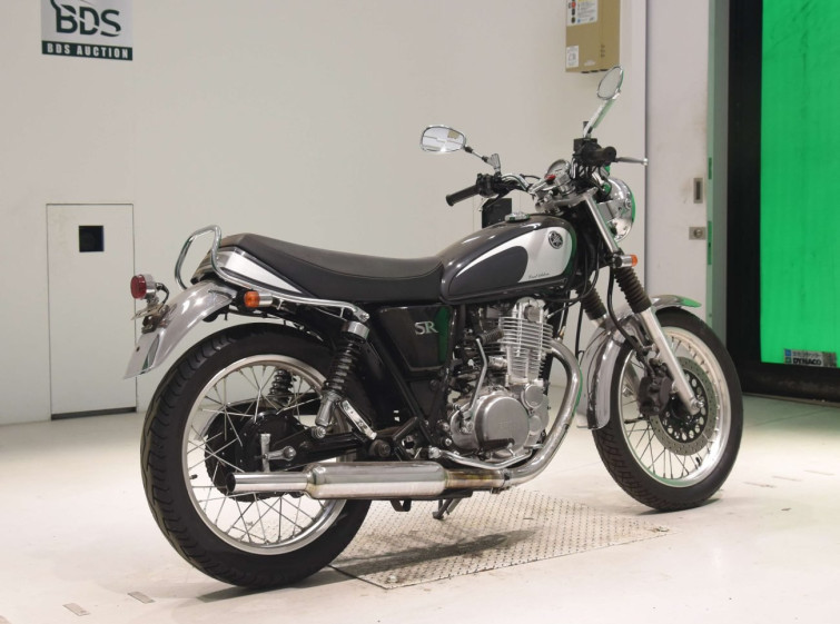 Мотоцикл Yamaha SR400 с пробегом 2398 km