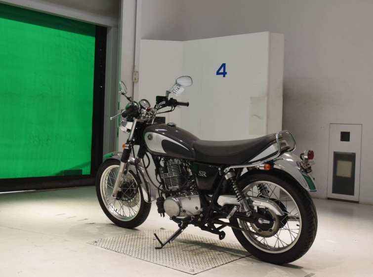 Мотоцикл Yamaha SR400 с пробегом 2398 km