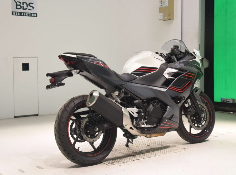 Мотоцикл Kawasaki NINJA400 з пробігом 208 km