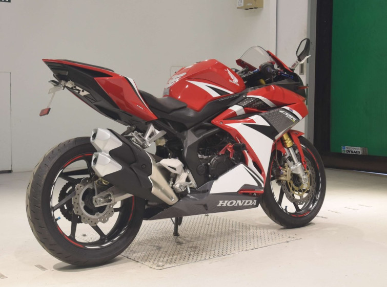 Мотоцикл Honda CBR250RR с пробегом 5975 km