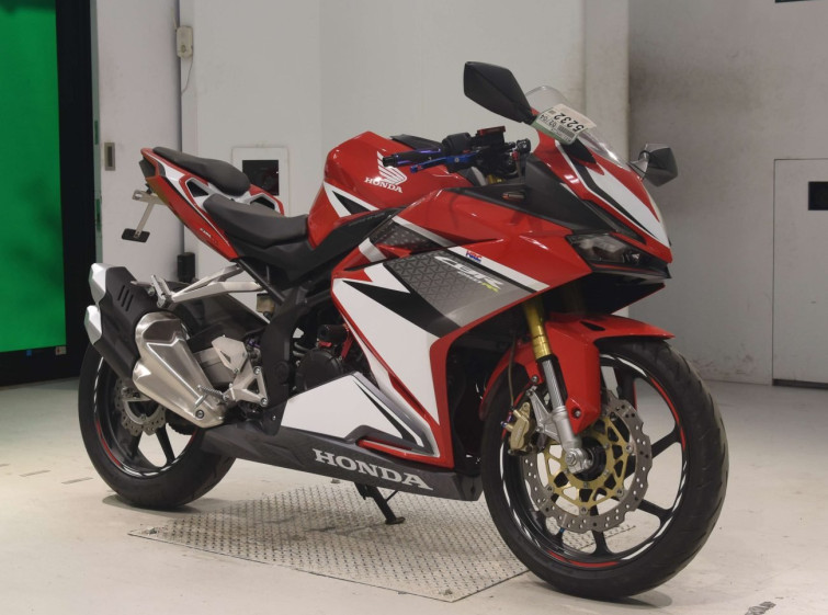 Мотоцикл Honda CBR250RR с пробегом 5975 km