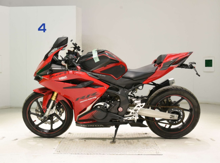 Мотоцикл Honda CBR250RRA з пробігом 8957 km
