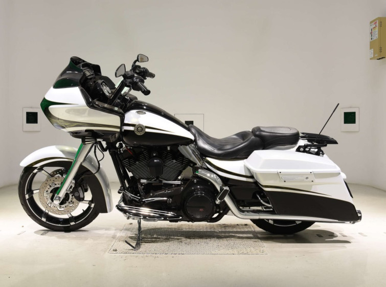 Мотоцикл HD ROAD GLIDE FLTRXSE1800 з пробігом 11579 km