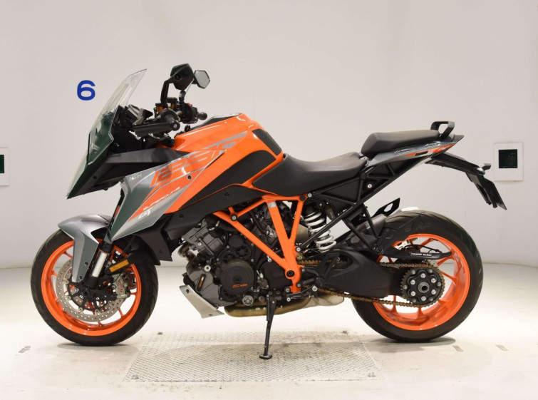 Мотоцикл KTM 1290 SUPERDUKE GT з пробігом 5437 km
