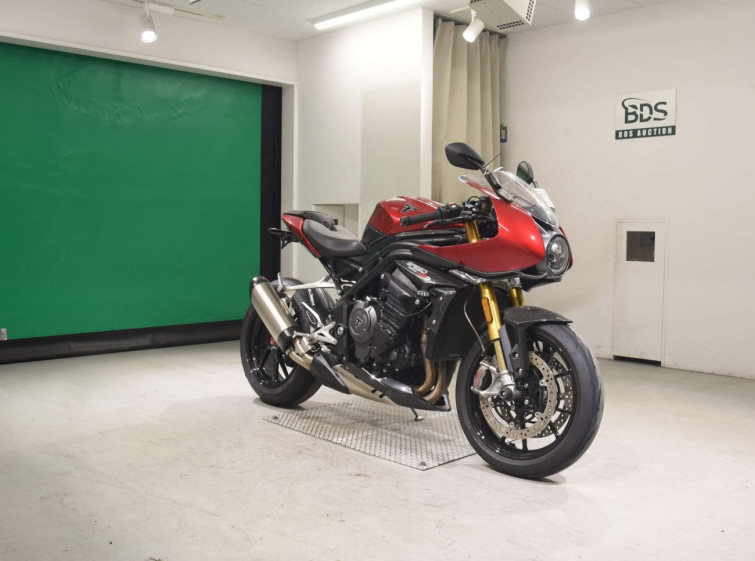 Мотоцикл Triumph SPEED TRIPLE RR с пробегом 8741 km