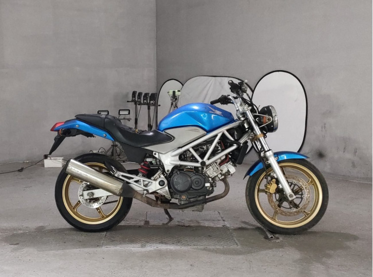 Мотоцикл Honda VTR250