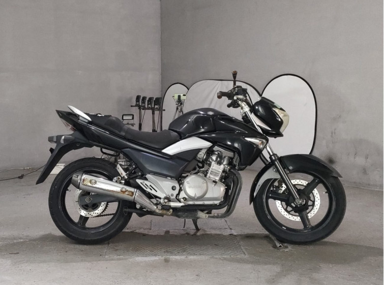 Мотоцикл Suzuki GSR250 з пробігом 67592 km