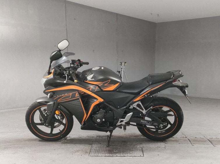 Мотоцикл Honda CBR250R з пробігом 15699 km
