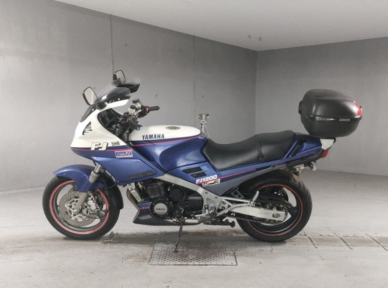 Мотоцикл Yamaha FJ1200 з пробігом 72658 km
