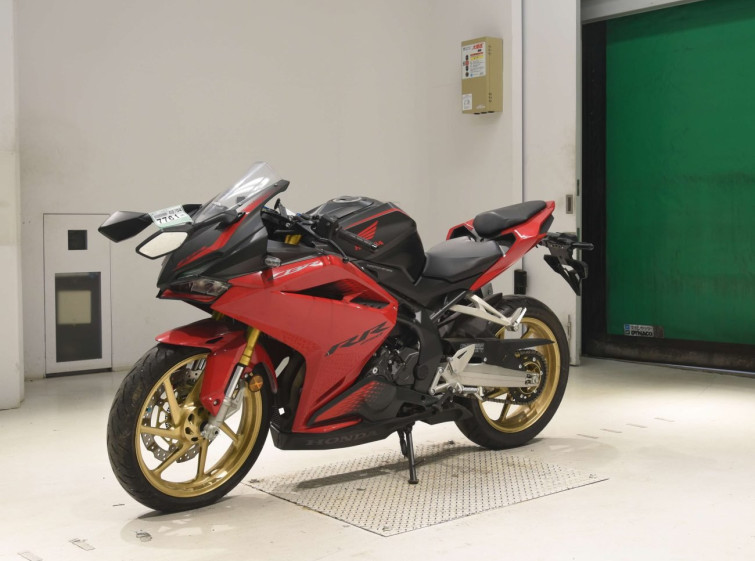 Мотоцикл Honda CBR250RRA з пробігом 985 km