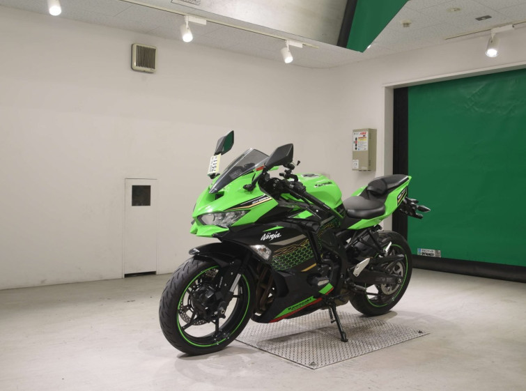 Мотоцикл Kawasaki NINJA ZX-25R KRT з пробігом 7047 km