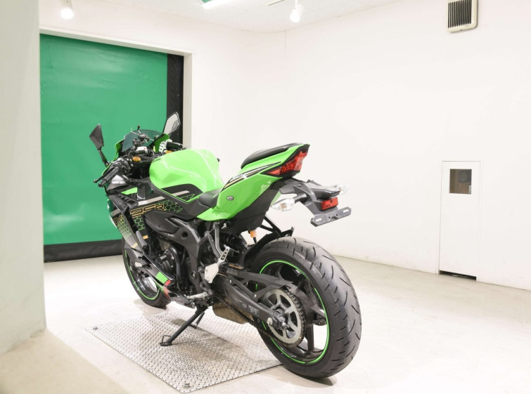 Мотоцикл Kawasaki NINJA ZX-25R KRT з пробігом 7047 km