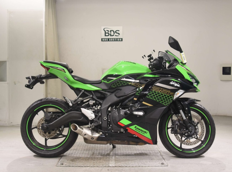 Мотоцикл Kawasaki NINJA ZX-25R KRT з пробігом 7047 km